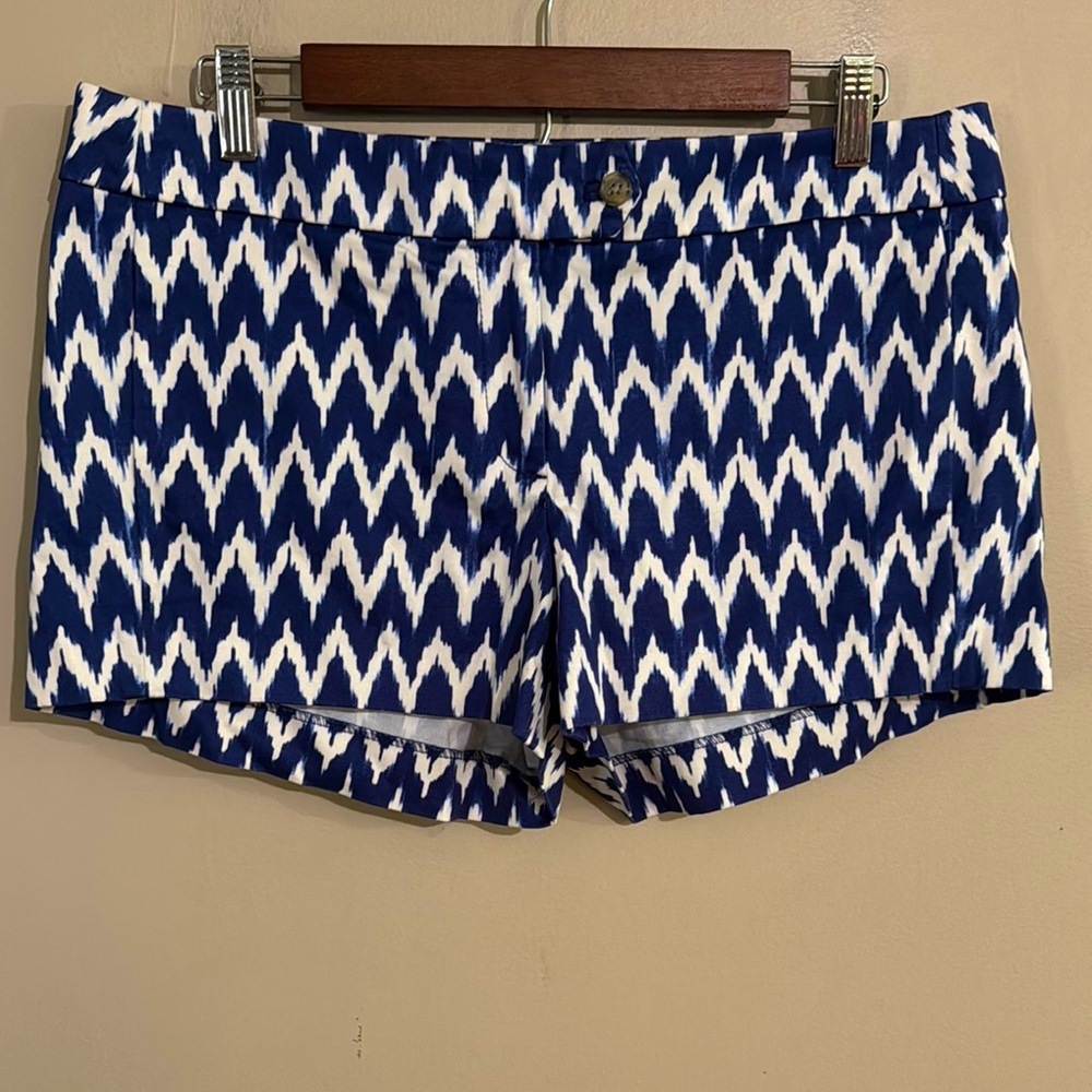 J. Crew Stretch  Blue and White Zigzag Shorts 3"Inseam Women's Sz 10